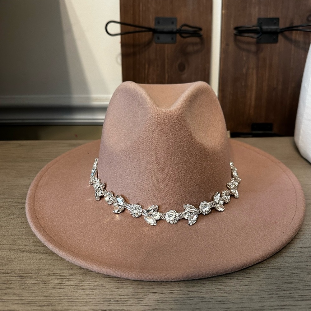 Brown cowgirl Hat with Silver Embellishments - Picture 11 of 11